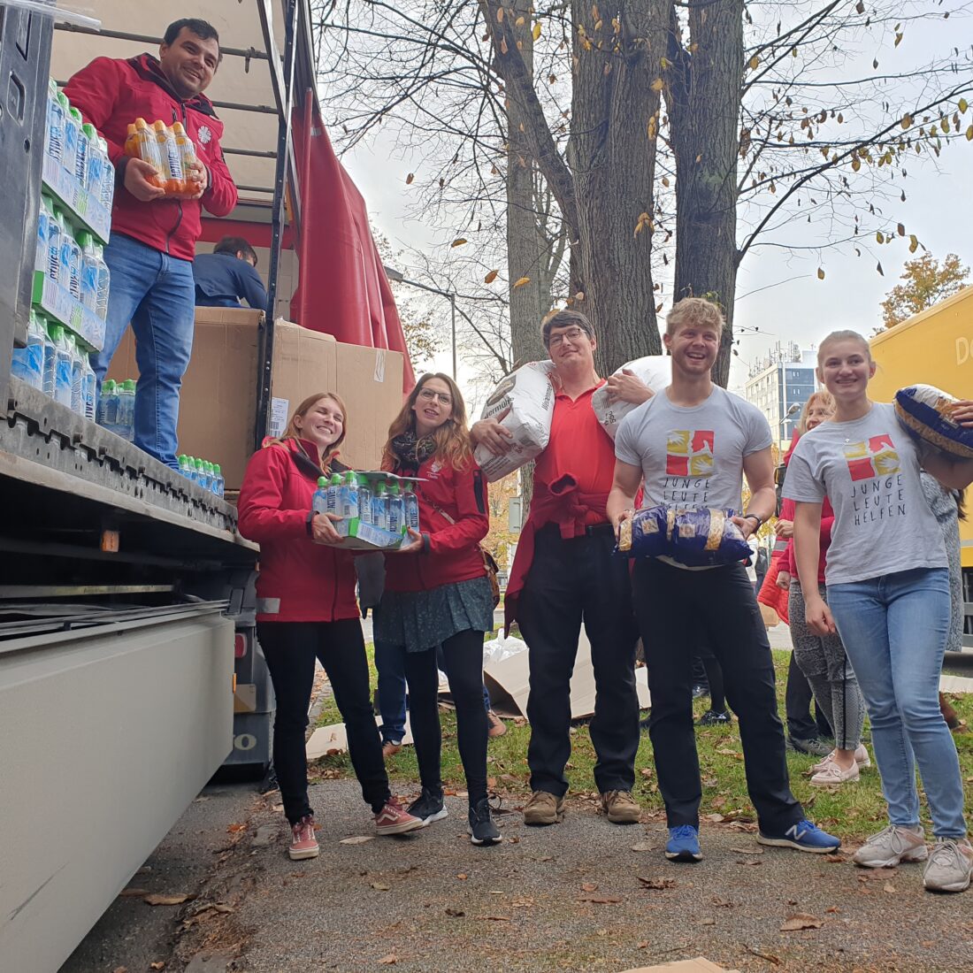 Dobrovoľnícka organizácia z Nemecka priviezla materiálnu pomoc.
