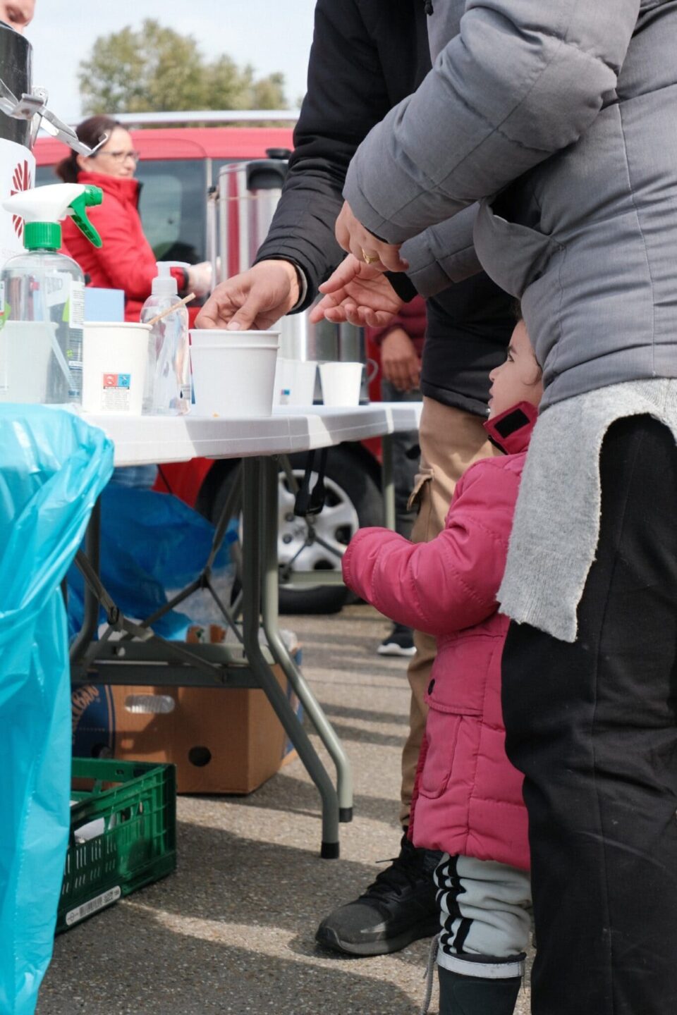 Slovenská katolícka charita poskytuje pomoc ľuďom, ktorí boli nútení opustiť svoje domovy