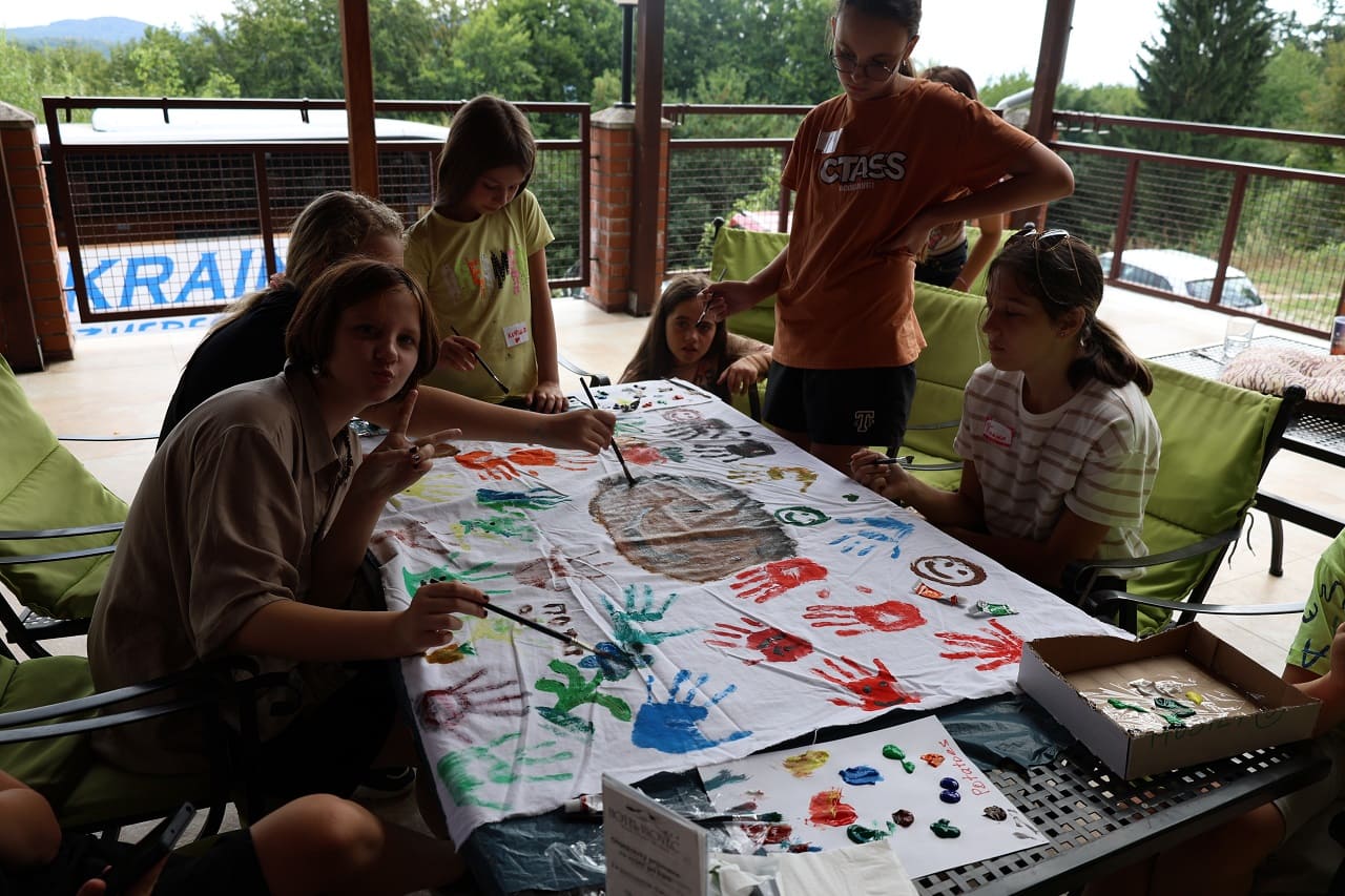 Deti z Ukrajiny počas tábora pracovali aj s arteterapiou